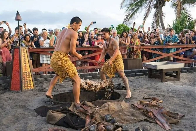 Germaine’s Luau Makai-Luau-Paket